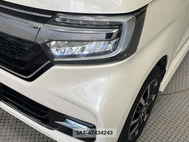 Honda N BOX 2018-04 6716776-11