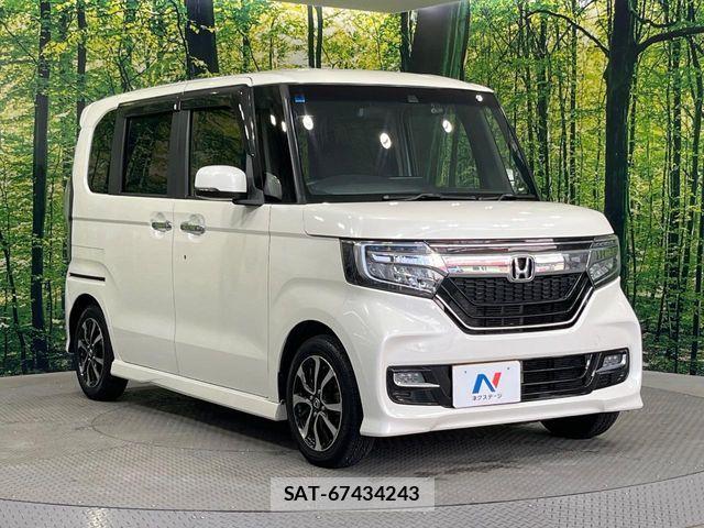 Honda N BOX 2018-04 6716776-15