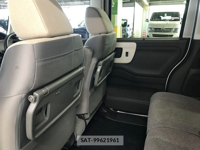 Honda N BOX 2023-02 6716787-12