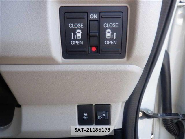 Honda N BOX 2023-11 6716762-8