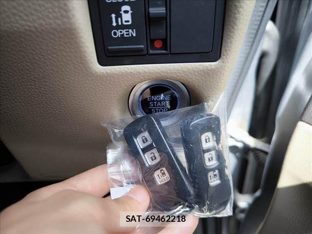 Honda N BOX 2019-08 6752551-12
