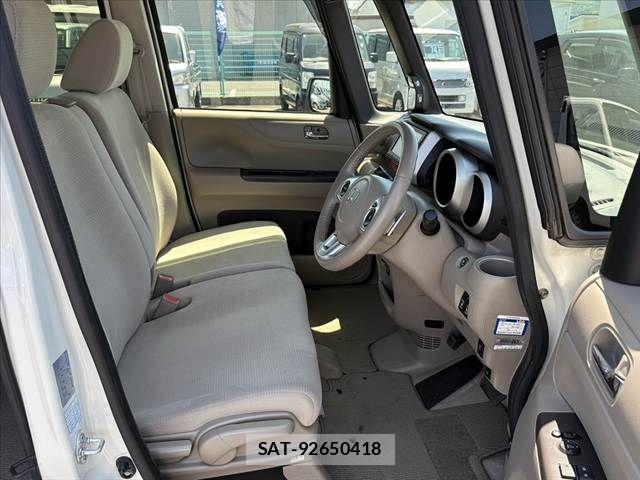 Honda N BOX 2016-09 6752552-17