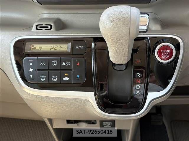 Honda N BOX 2016-09 6752552-25