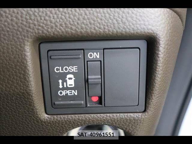 Honda N BOX 2021-03 6752522-6