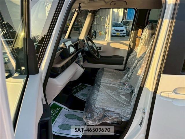 Honda N BOX 2025-12 6752499-12
