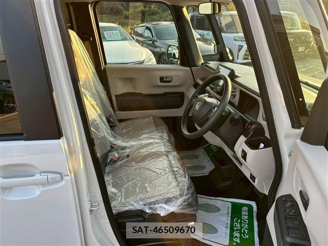 Honda N BOX 2025-12 6752499-16