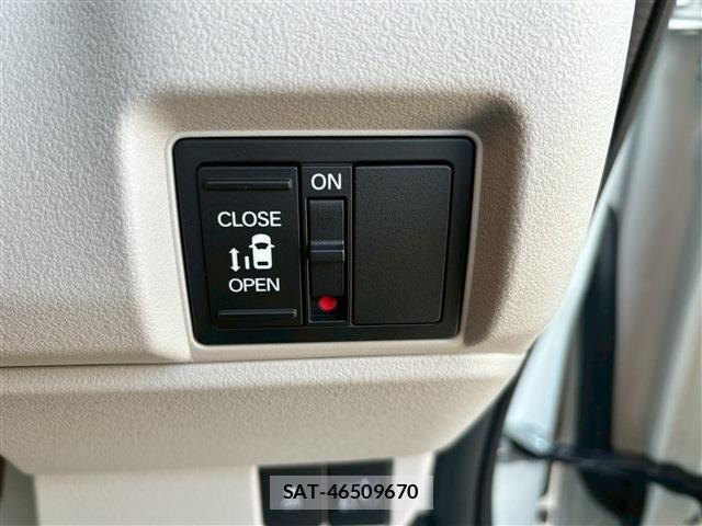 Honda N BOX 2025-12 6752499-19