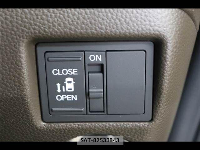 Honda N BOX 2023-01 6752518-7