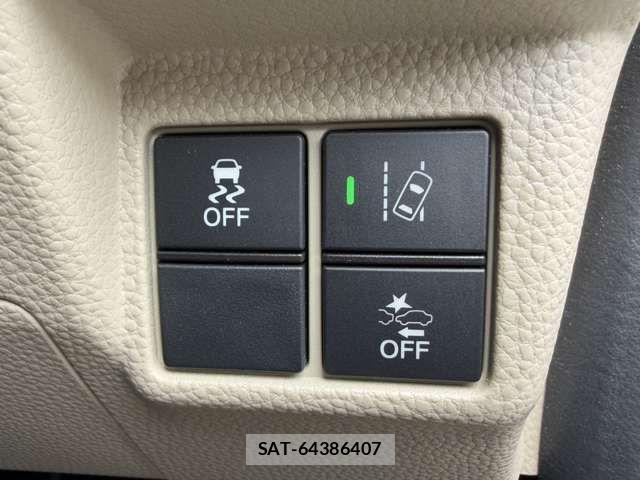 Honda N BOX 2018-05 6752542-11