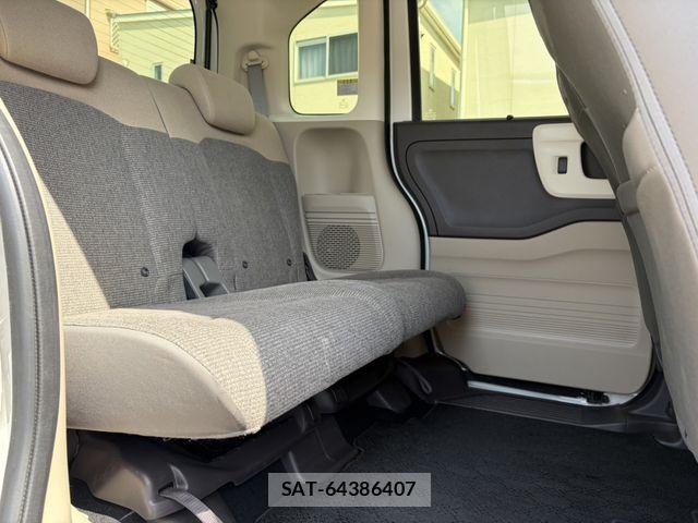 Honda N BOX 2018-05 6752542-19