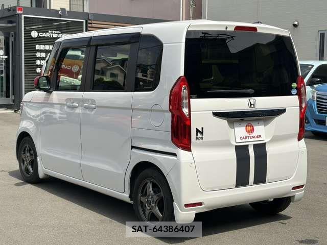 Honda N BOX 2018-05 6752542-3