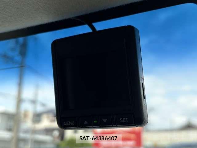 Honda N BOX 2018-05 6752542-5