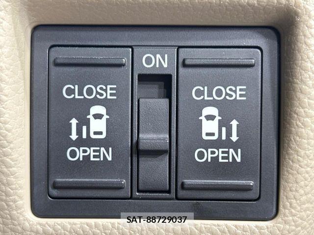 Honda N BOX 2017-10 6791308-5