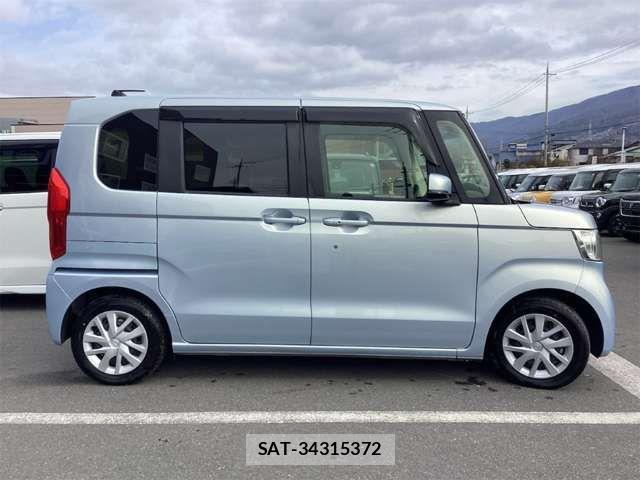 Honda N BOX 2018-01 6909758-6