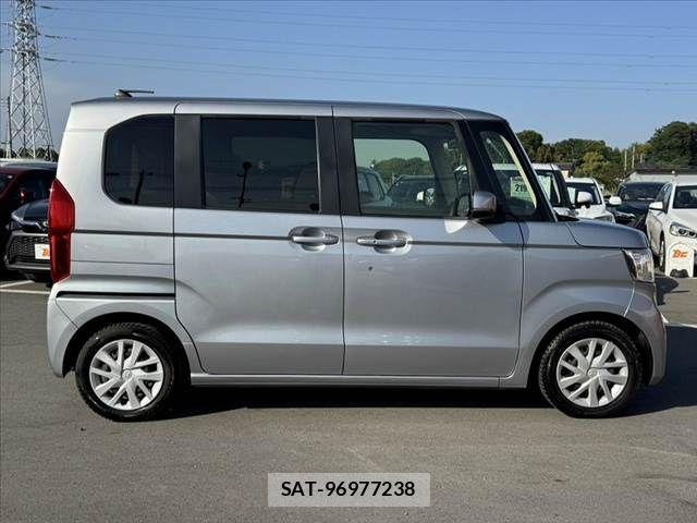 Honda N BOX 2019-07 6909812-11