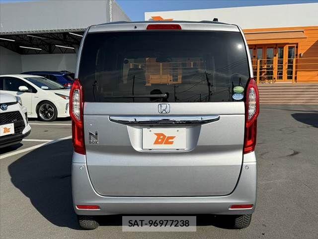 Honda N BOX 2019-07 6909812-13