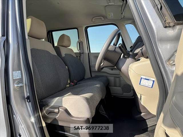 Honda N BOX 2019-07 6909812-15