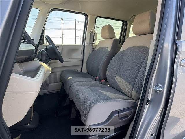 Honda N BOX 2019-07 6909812-16