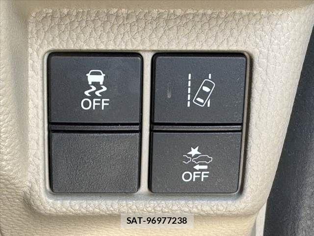 Honda N BOX 2019-07 6909812-23