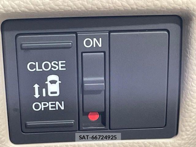 Honda N BOX 2019-03 6909750-4