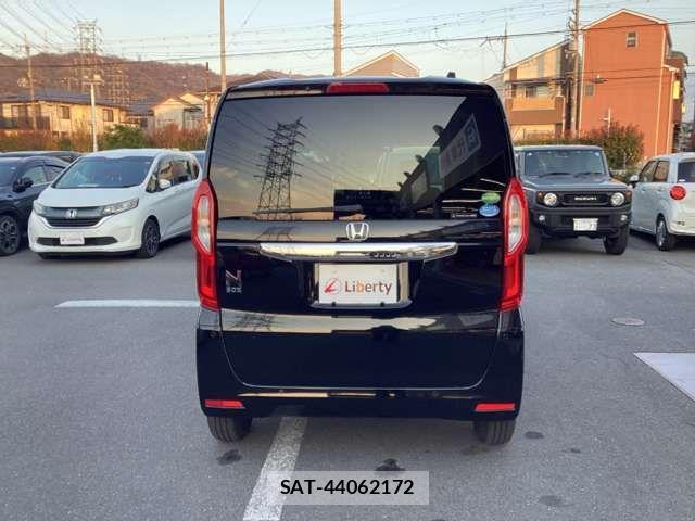Honda N BOX 2021-04 6909740-11