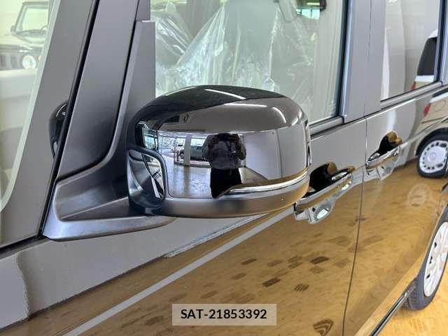 Honda N BOX 2025-10 6909693-11