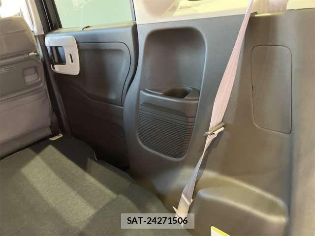 Honda N BOX 2023-03 6909702-16