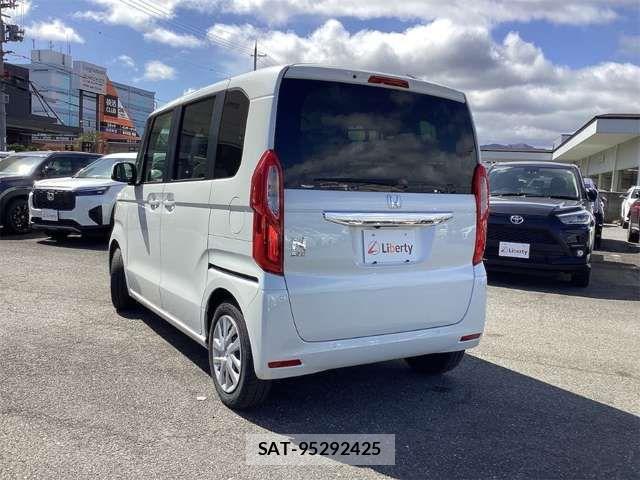 Honda N BOX 2022-03 6909742-11