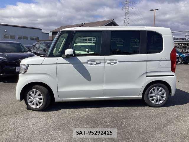 Honda N BOX 2022-03 6909742-12