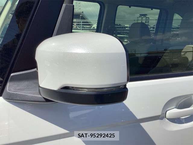 Honda N BOX 2022-03 6909742-14
