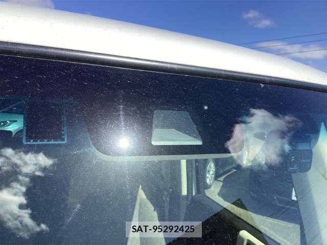 Honda N BOX 2022-03 6909742-19