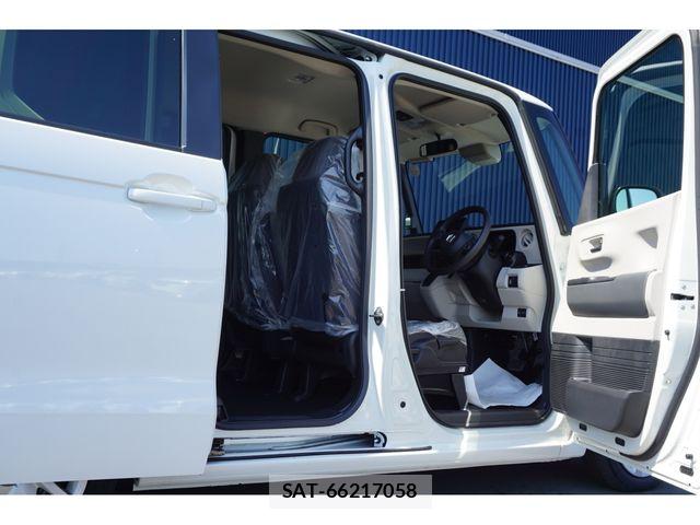 Honda N BOX 2025-07 6996034-21