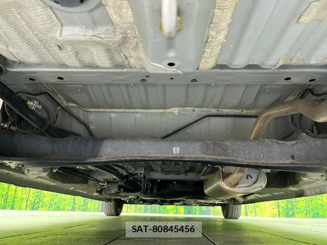 Honda N BOX 2023-04 6996116-18