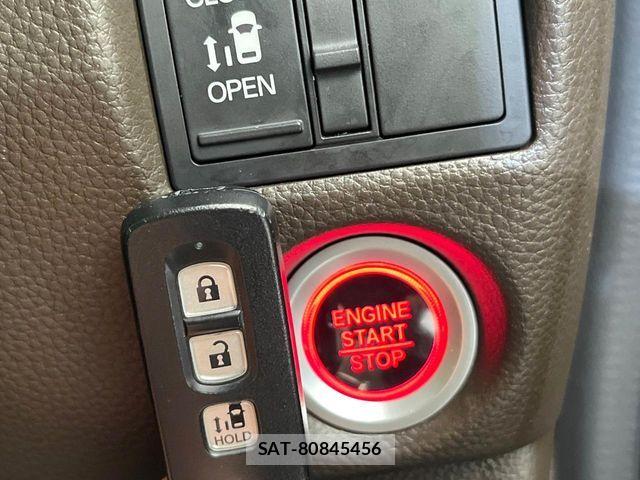 Honda N BOX 2023-04 6996116-6