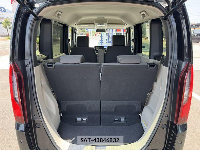 Honda N BOX 2024-05 7021004-12