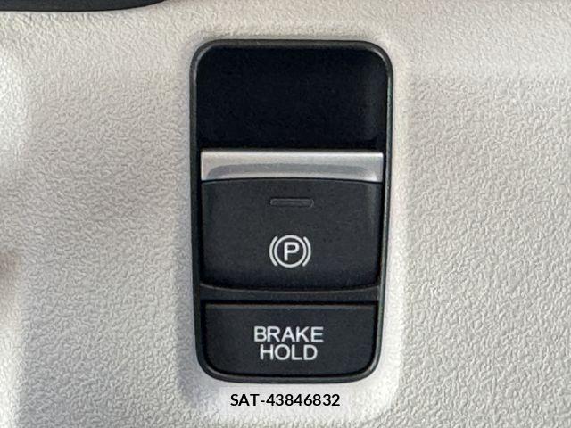 Honda N BOX 2024-05 7021004-28