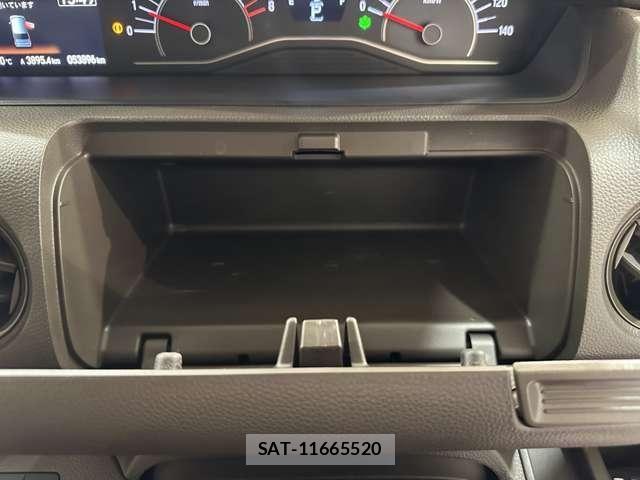 Honda N BOX 2021-04 7021017-28