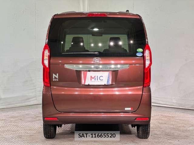 Honda N BOX 2021-04 7021017-5