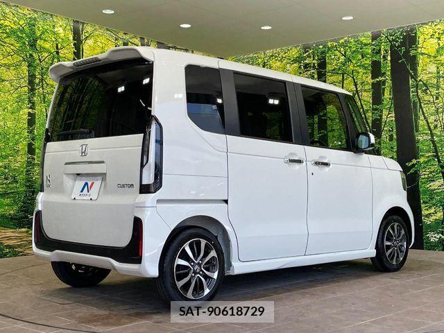 Honda N BOX 2026-05 7020991-16