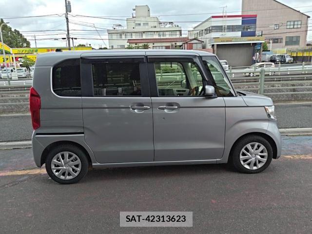 Honda N BOX 2023-08 7059796-9