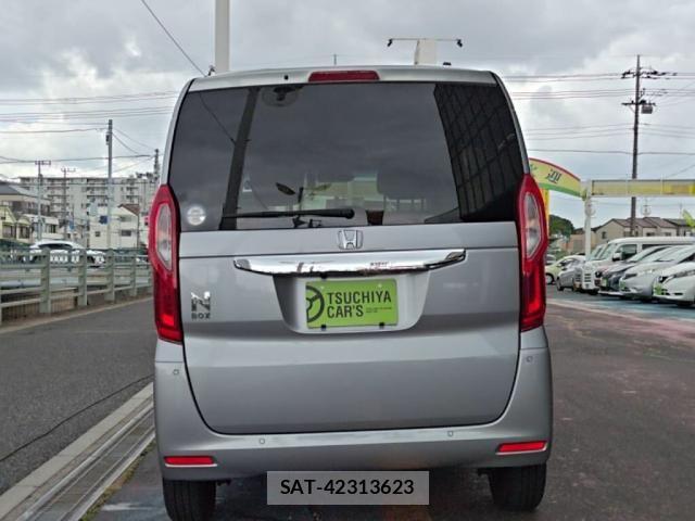 Honda N BOX 2023-08 7059796-10