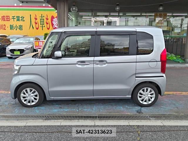 Honda N BOX 2023-08 7059796-11