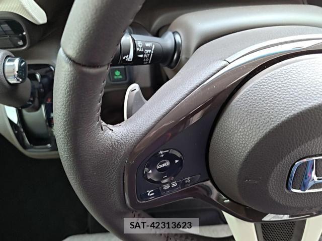 Honda N BOX 2023-08 7059796-12