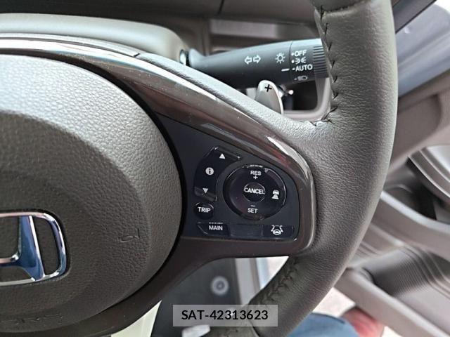 Honda N BOX 2023-08 7059796-13
