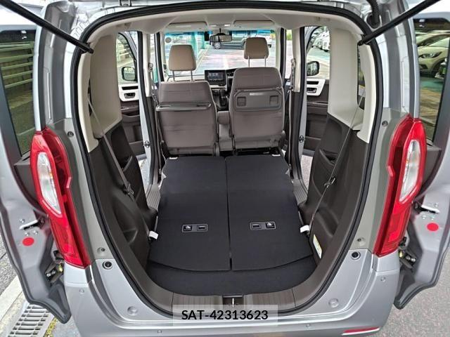 Honda N BOX 2023-08 7059796-26