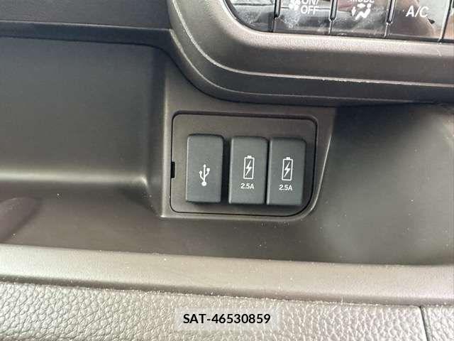 Honda N BOX 2021-04 7059799-19