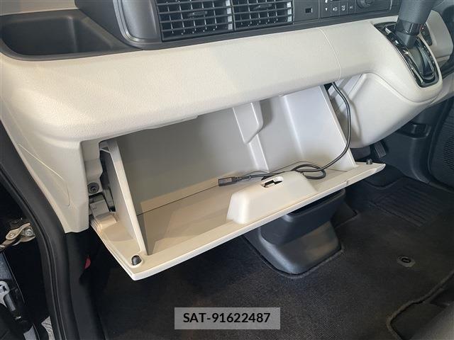 Honda N BOX 2024-05 7059818-23