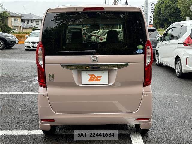 Honda N BOX 2018-12 7059837-22