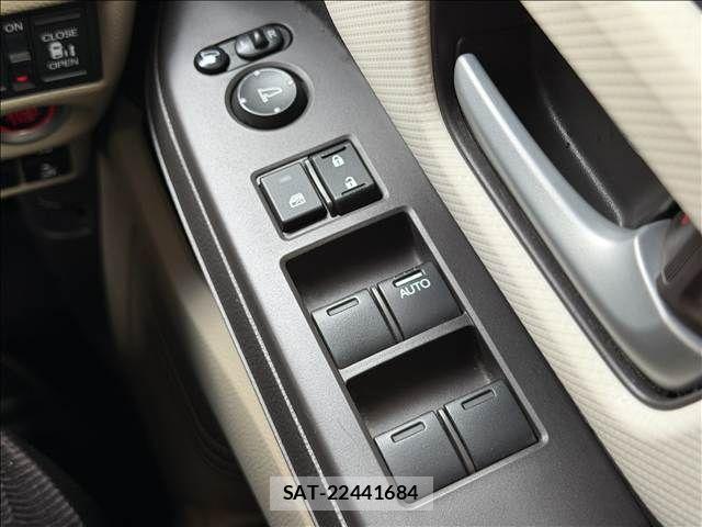 Honda N BOX 2018-12 7059837-26