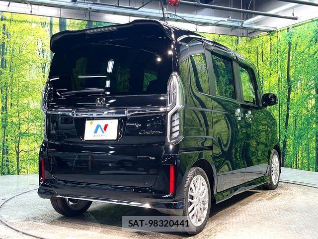 Honda N BOX 2022-03 7059787-16